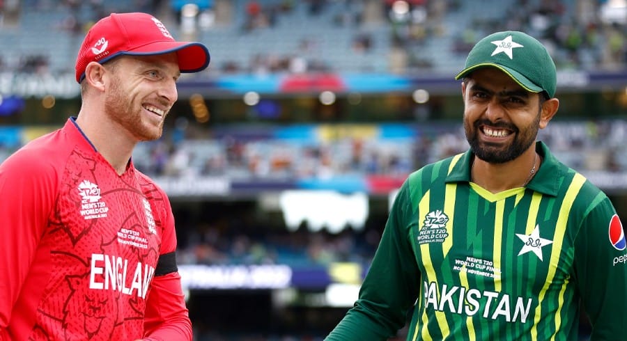 England and Pakistan cricket captains smiling at match.